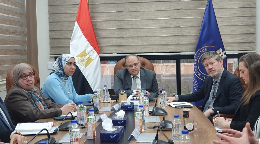 رئيس هيئة الدواء المصرية يستقبل وفد غرفة التجارة الأمريكية لبحث سبل تعزيز التعاون المشترك في مجال التصنيع الدوائي